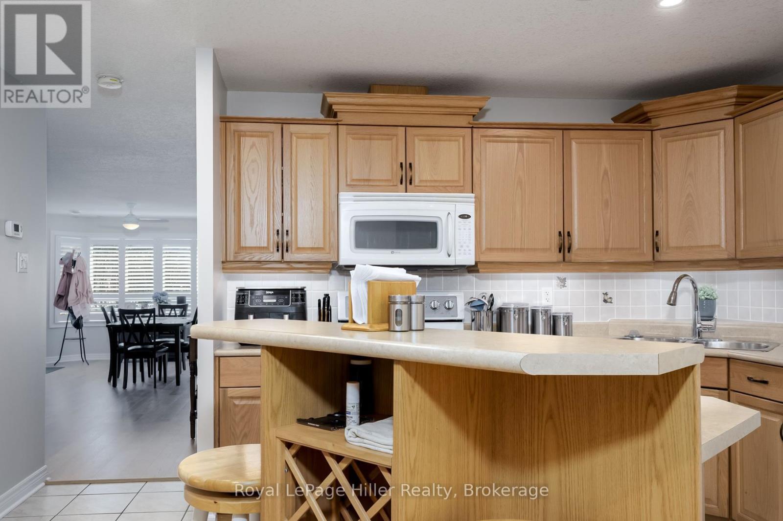 #102 160 ROMEO STREET S - 11