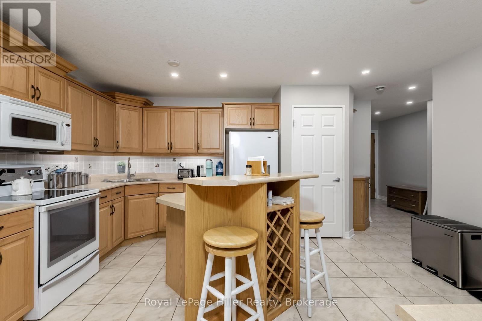 #102 160 ROMEO STREET S - 12