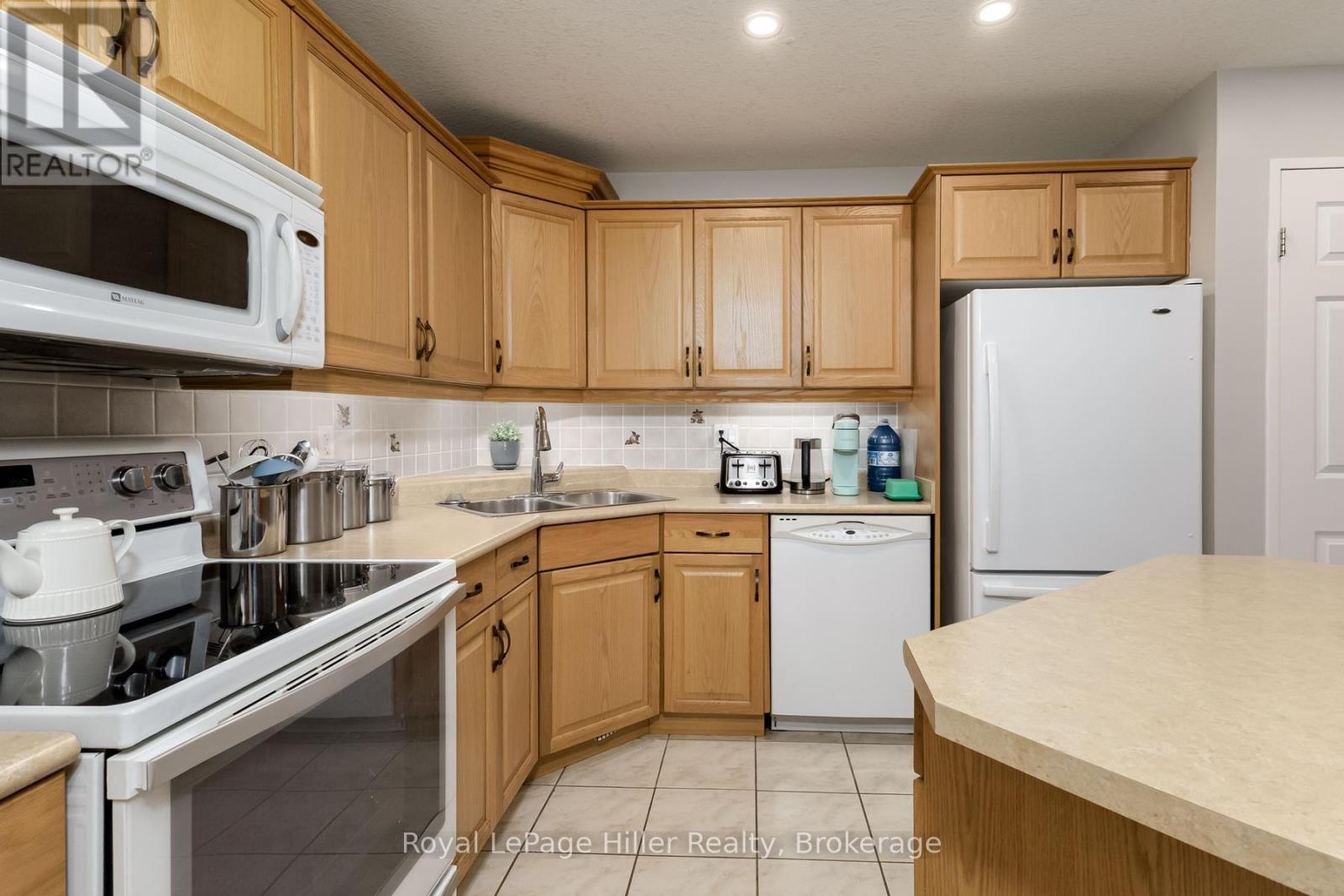 #102 160 ROMEO STREET S - 14