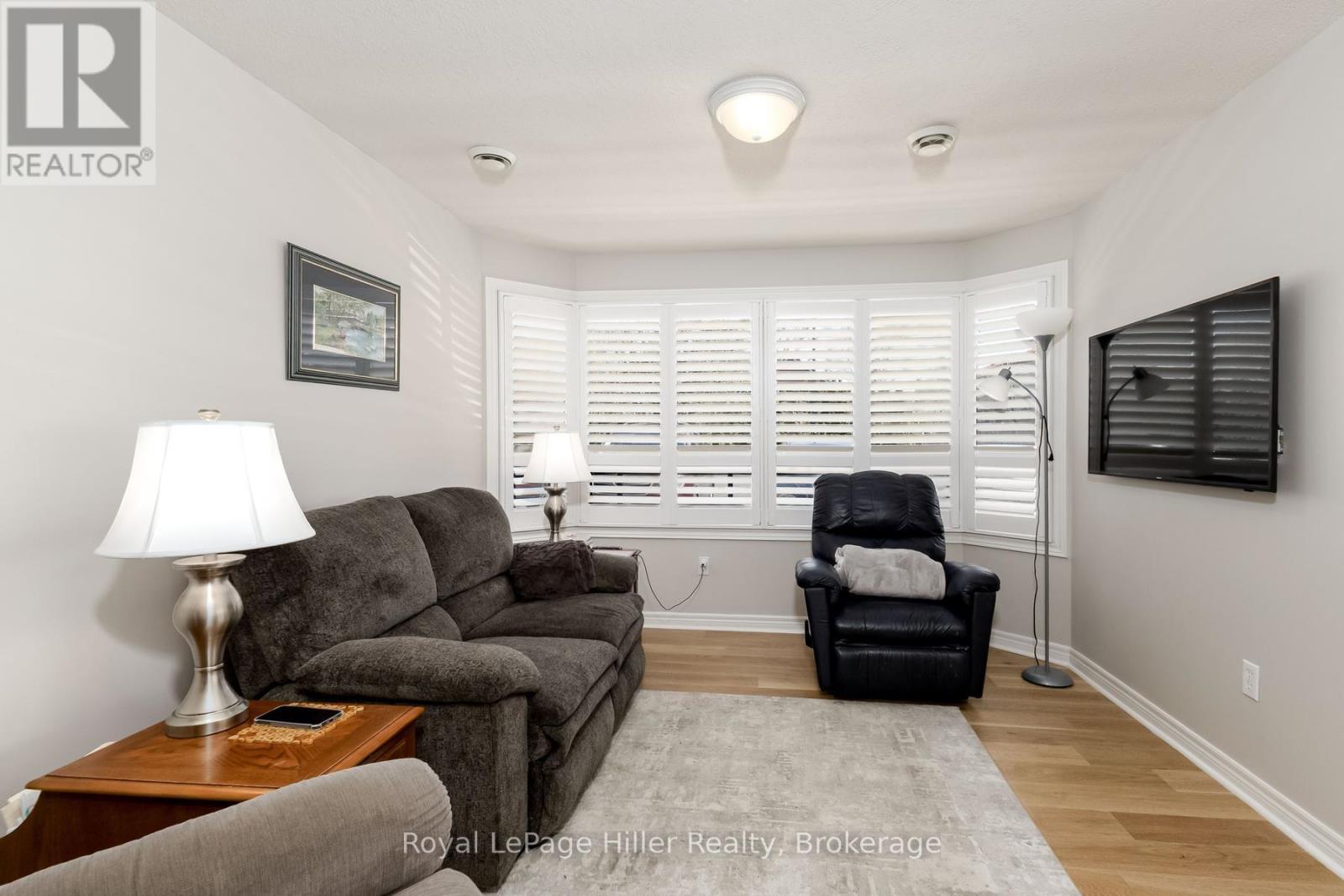 #102 160 ROMEO STREET S - 8