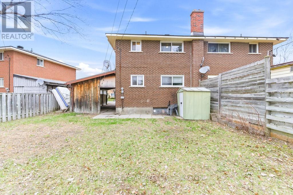 51 FRONTENAC CRESCENT - 34