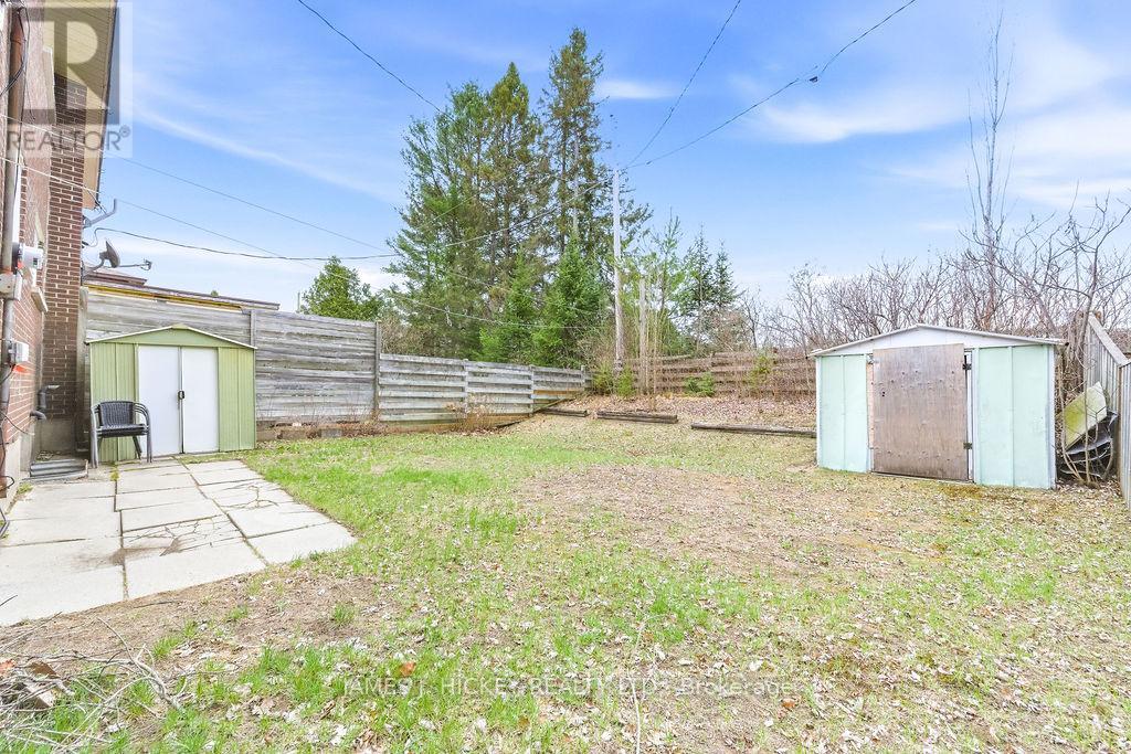 51 FRONTENAC CRESCENT - 35