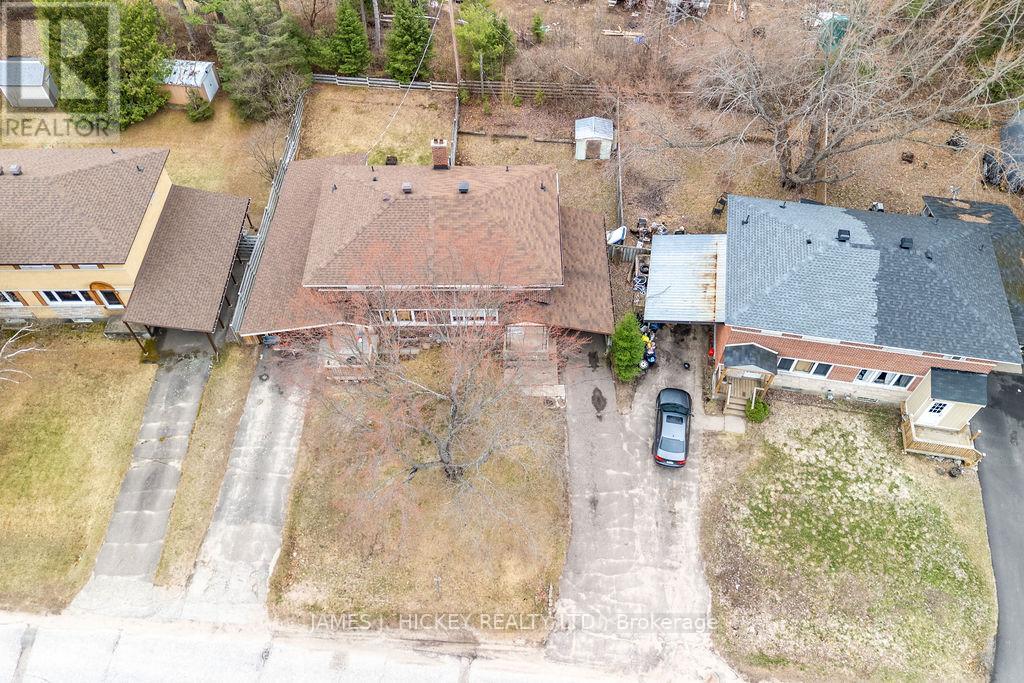 51 FRONTENAC CRESCENT - 38