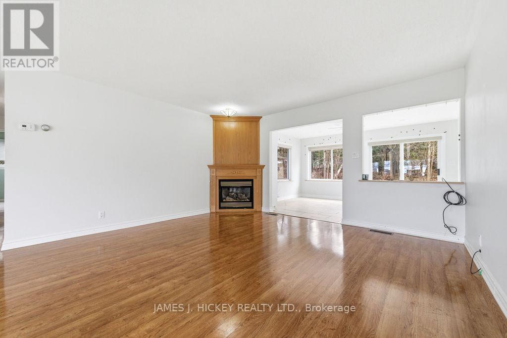 96 GLENDALE AVENUE - 12