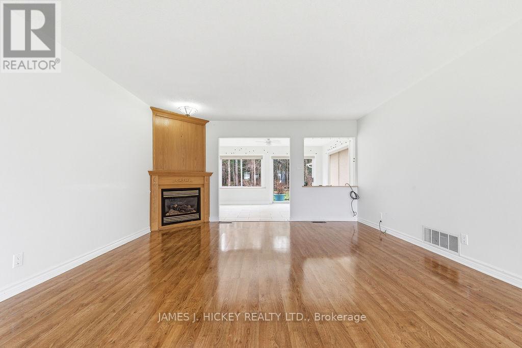 96 GLENDALE AVENUE - 13