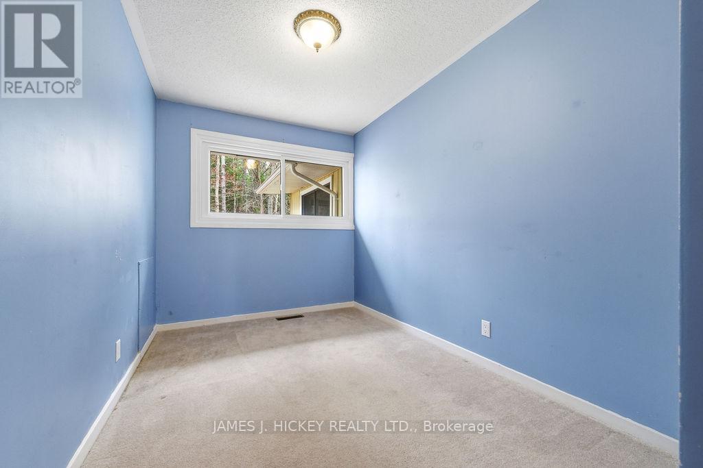 96 GLENDALE AVENUE - 16