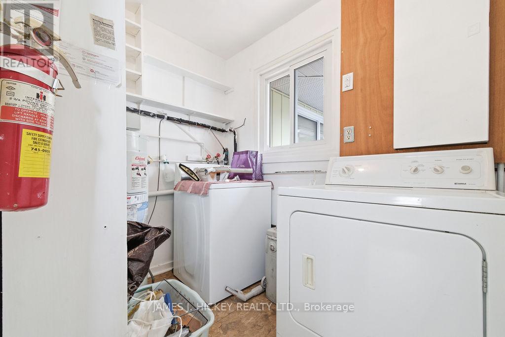 96 GLENDALE AVENUE - 30