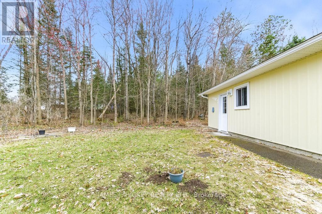 96 GLENDALE AVENUE - 35