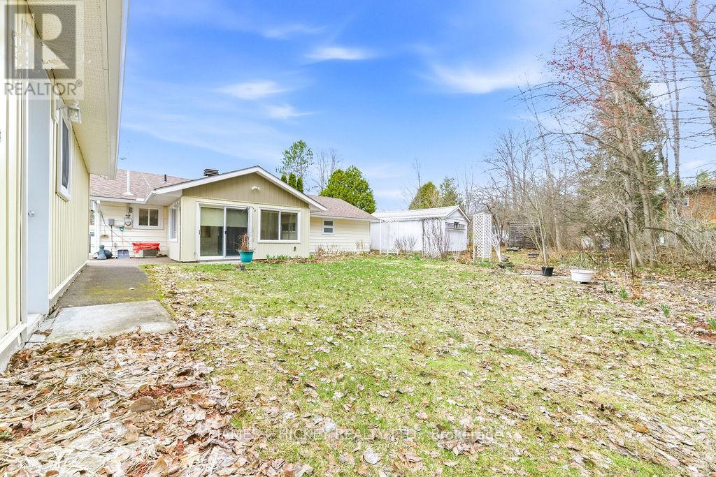 96 GLENDALE AVENUE - 38