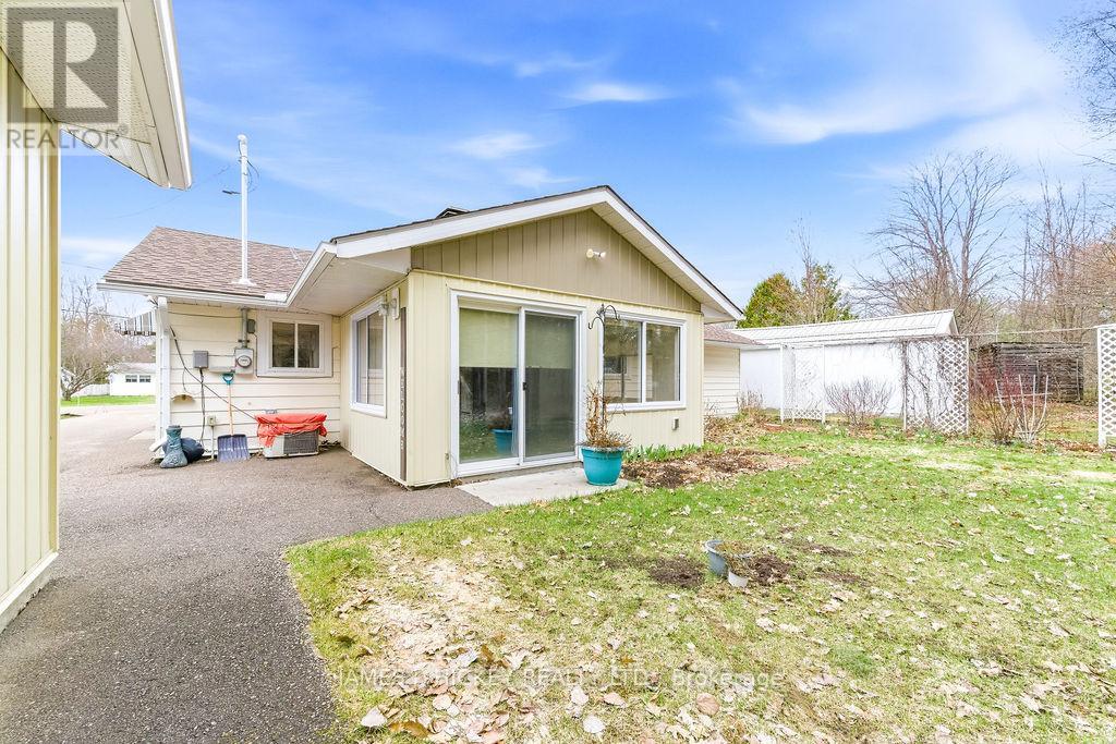 96 GLENDALE AVENUE - 39