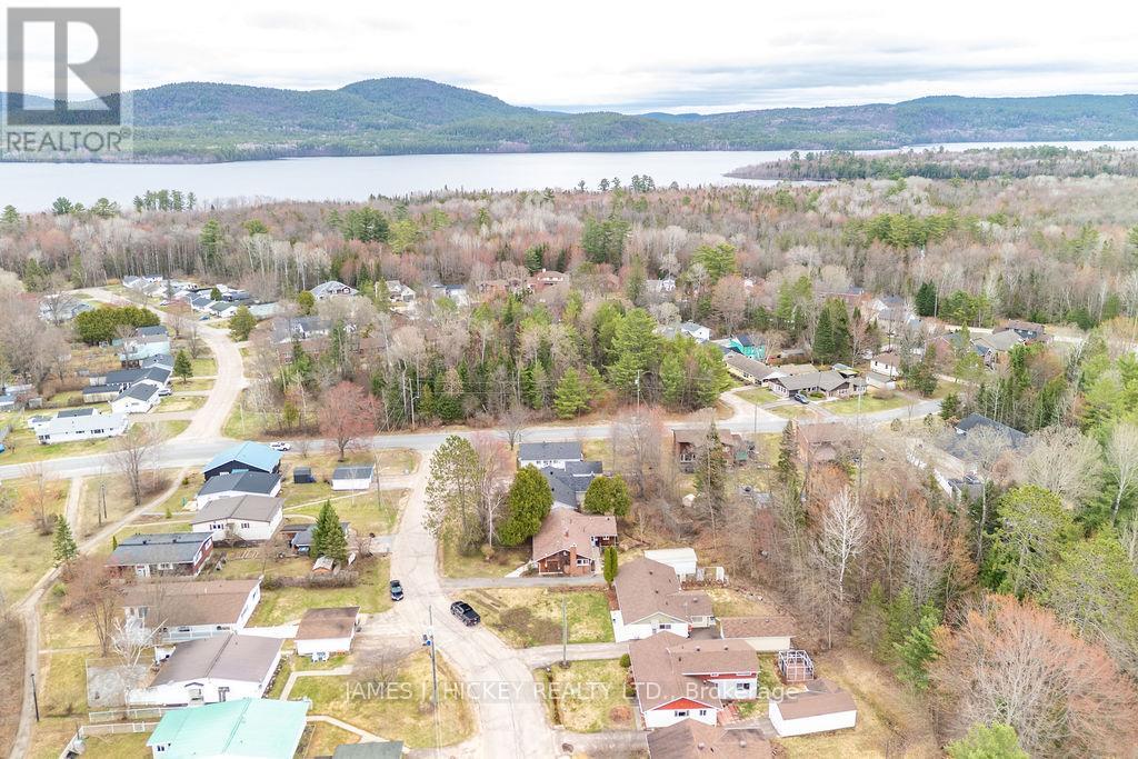 96 GLENDALE AVENUE - 44