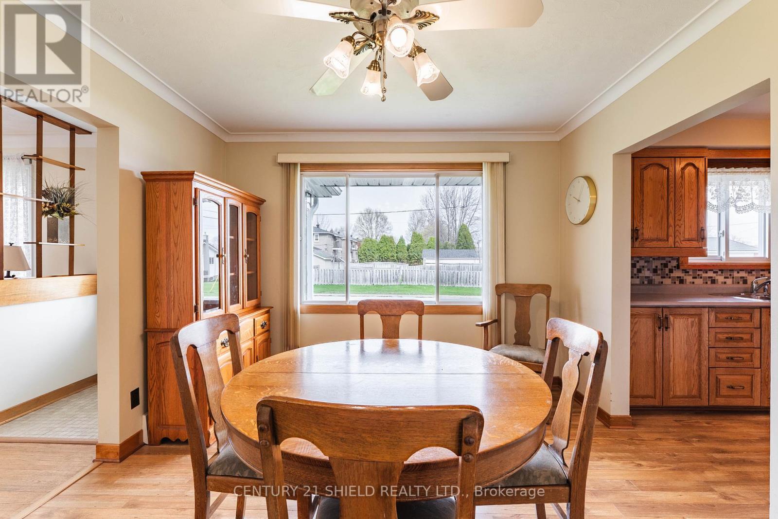 106 ROBERT STREET — photo 10