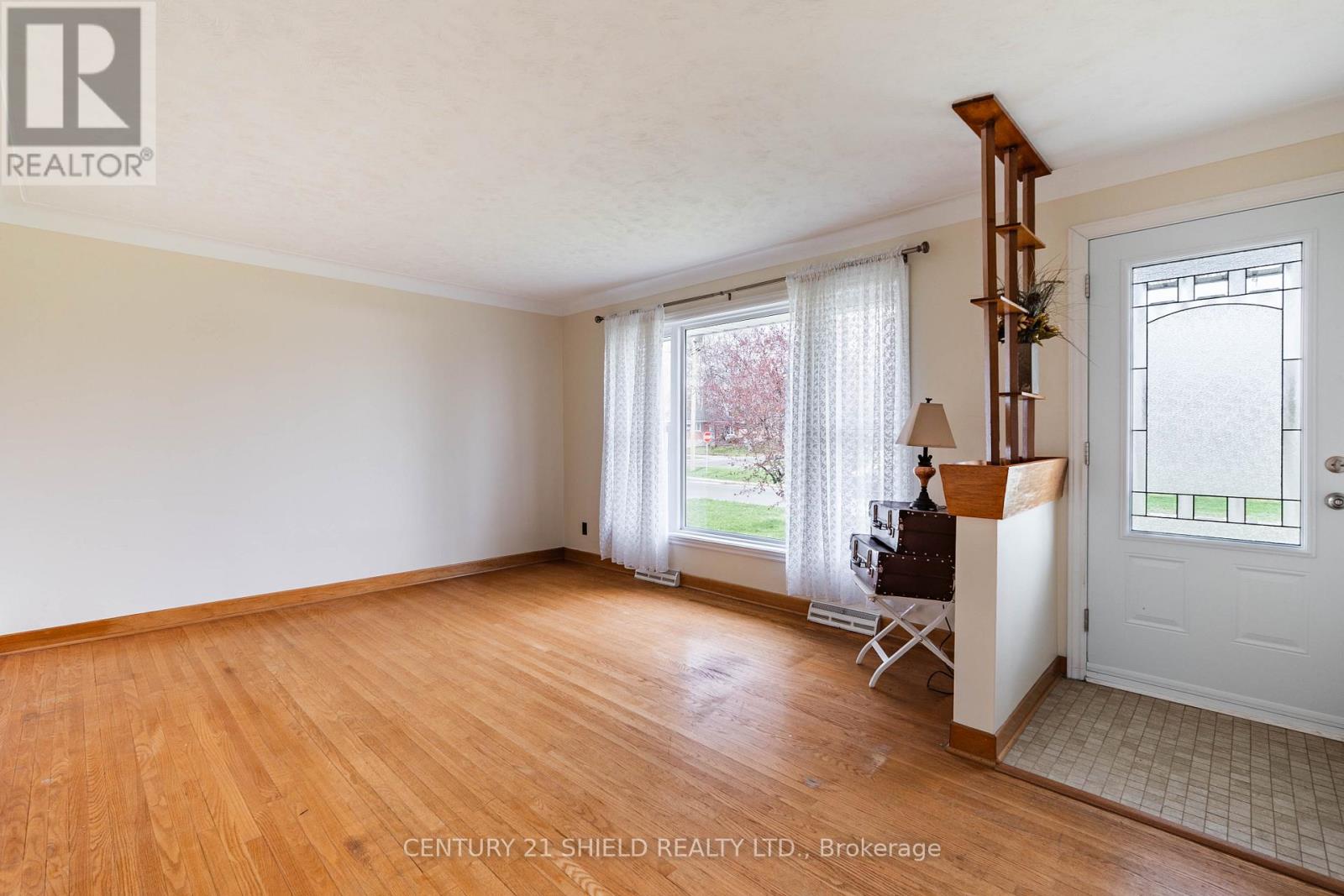 106 ROBERT STREET — photo 14