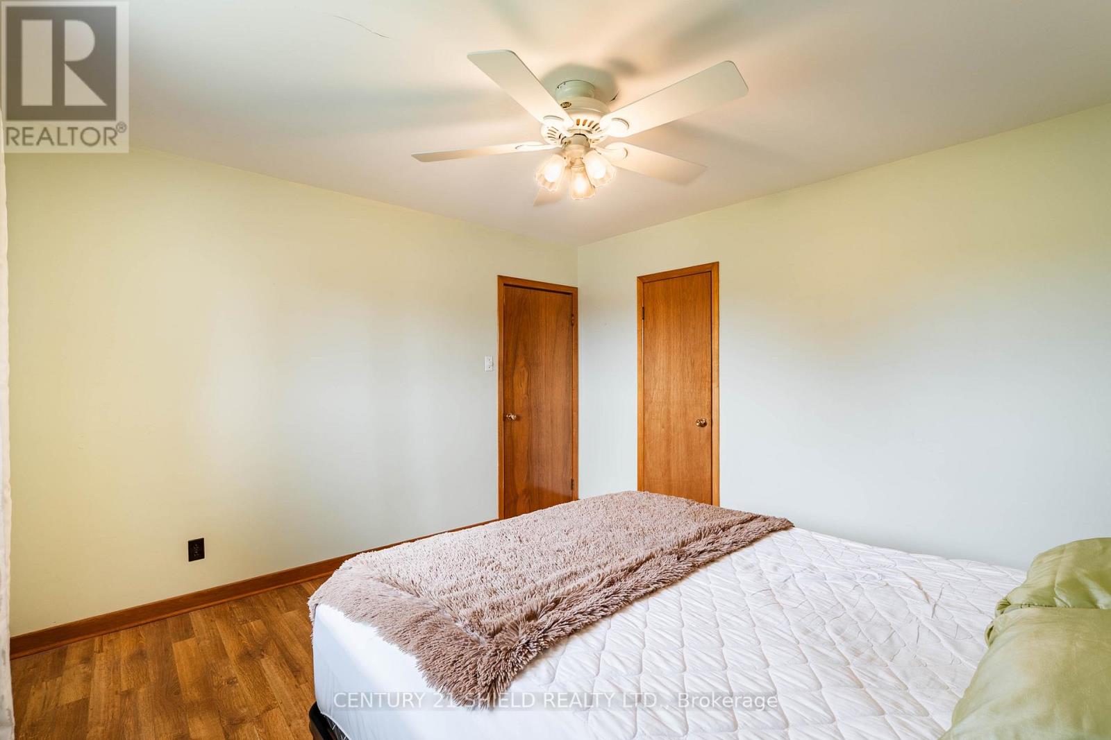 106 ROBERT STREET — photo 20