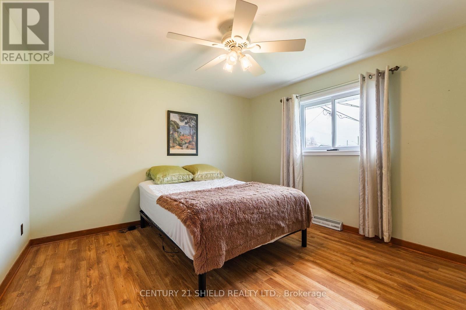106 ROBERT STREET — photo 21