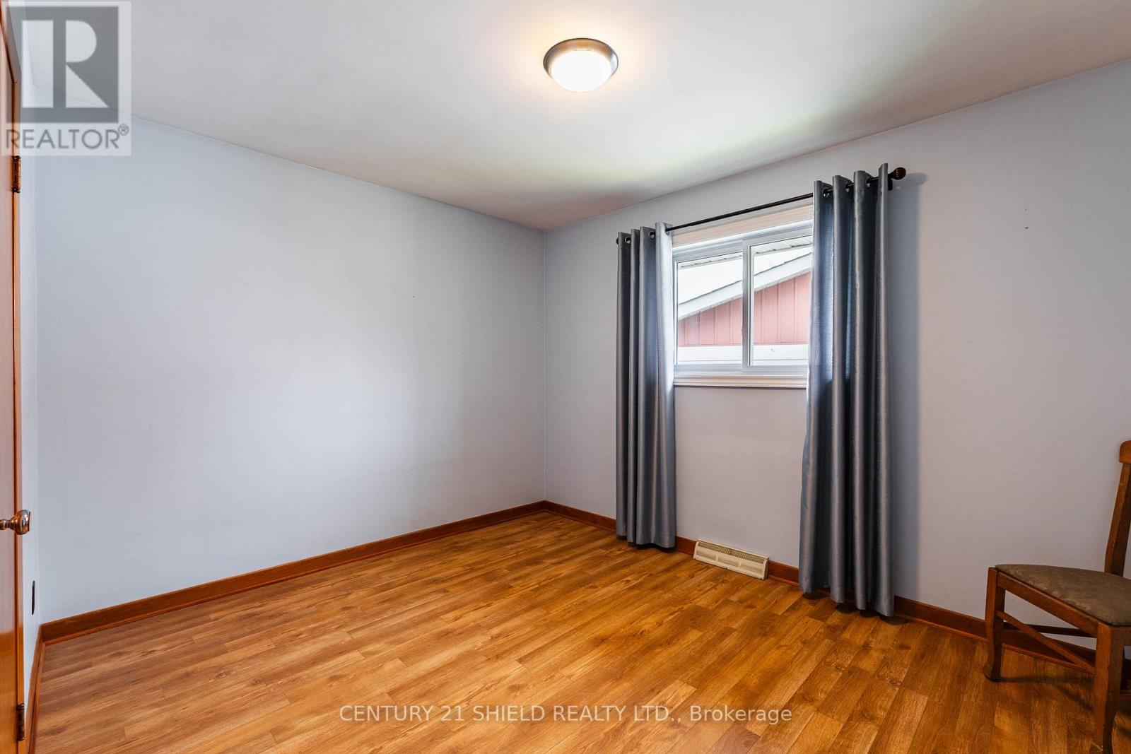 106 ROBERT STREET — photo 23