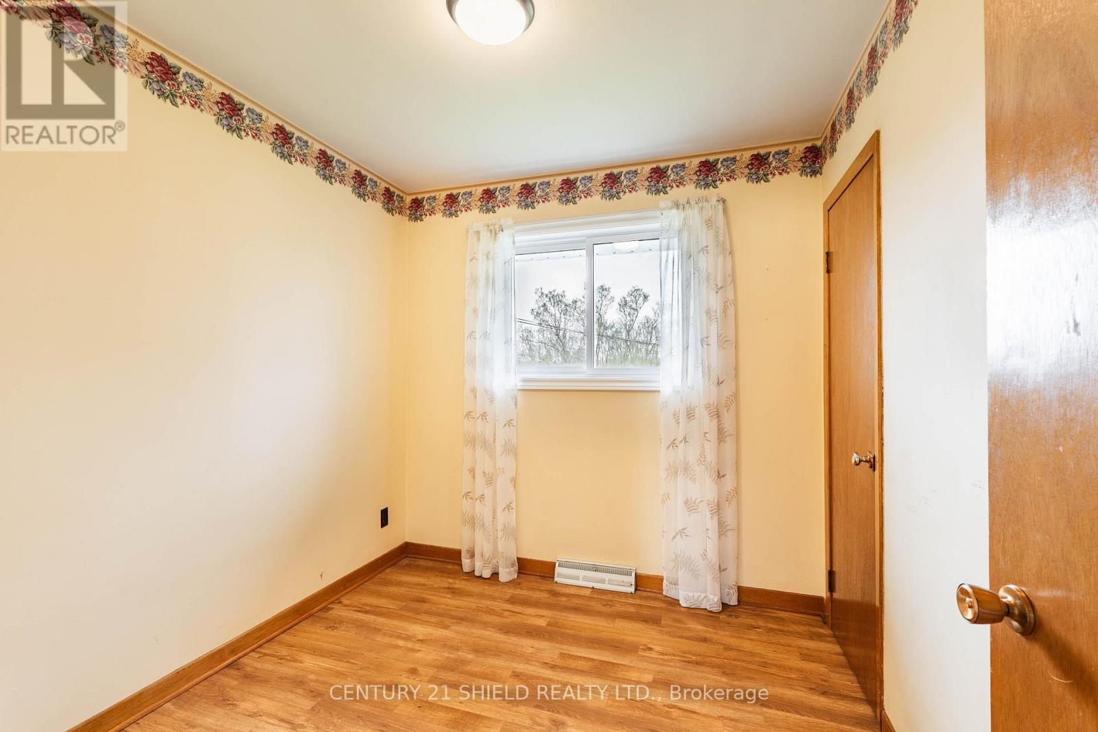106 ROBERT STREET — photo 25