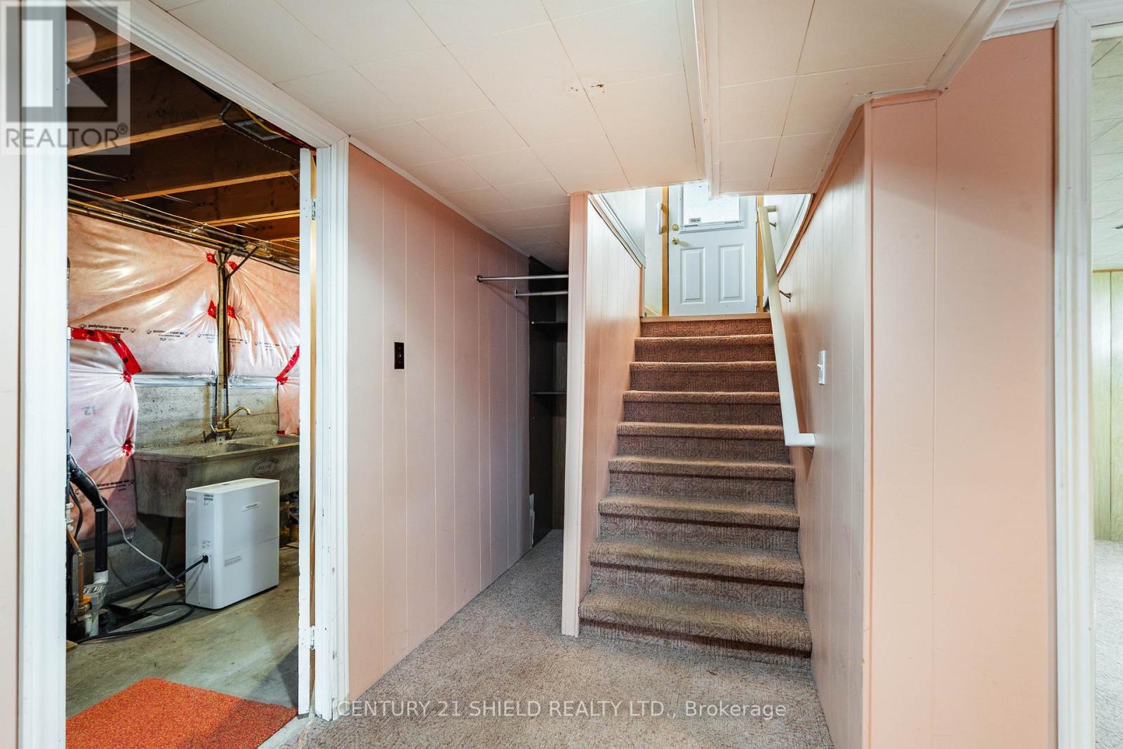 106 ROBERT STREET — photo 26