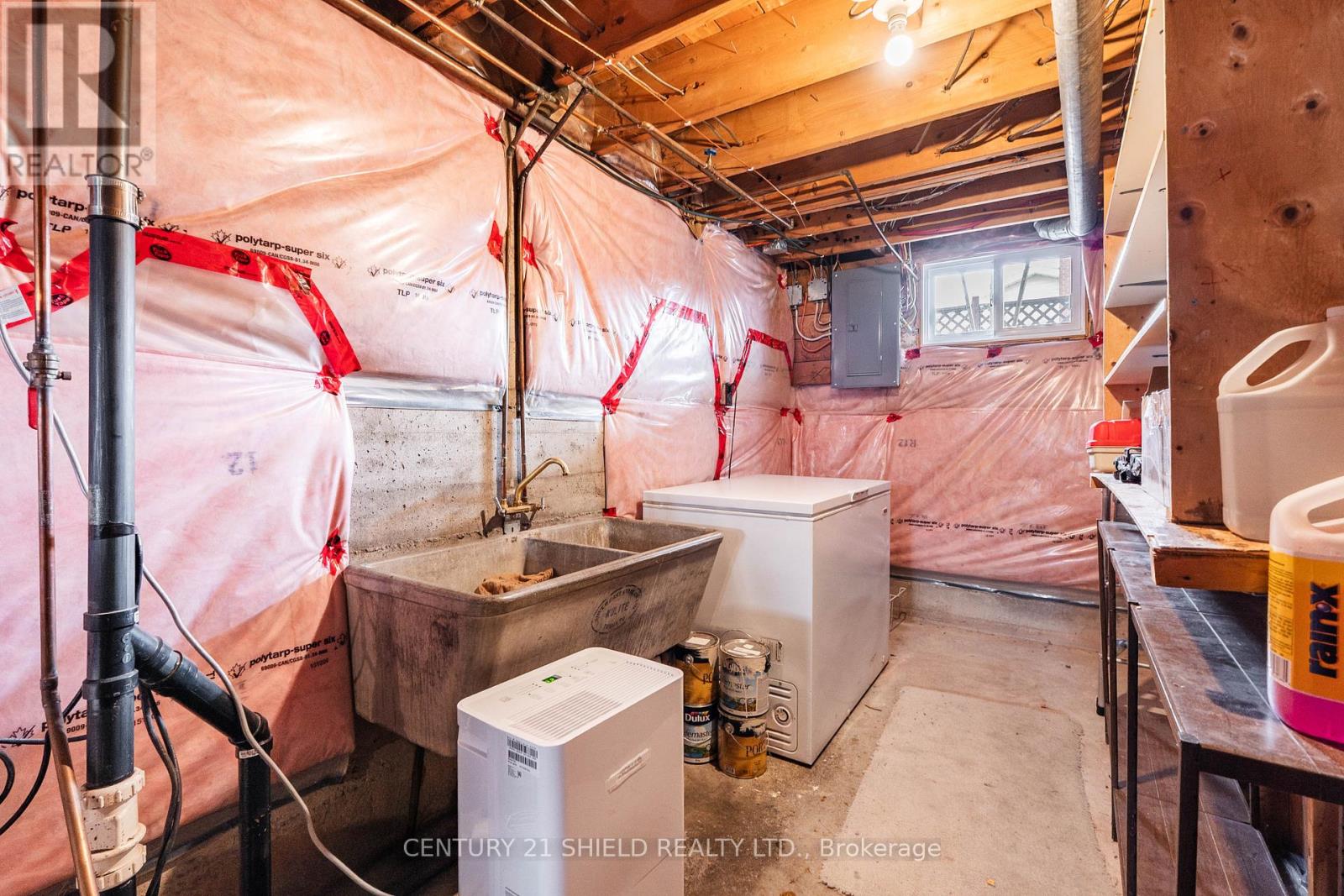 106 ROBERT STREET — photo 34