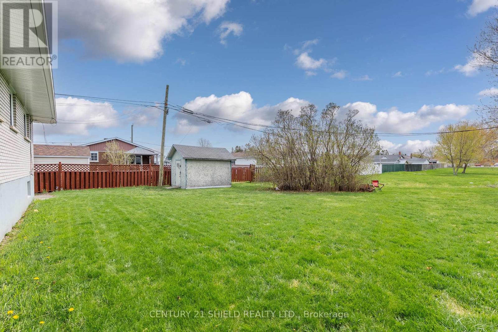 106 ROBERT STREET — photo 40
