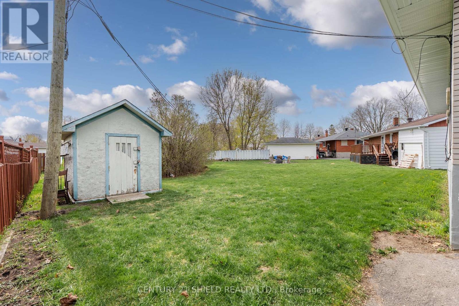 106 ROBERT STREET — photo 41