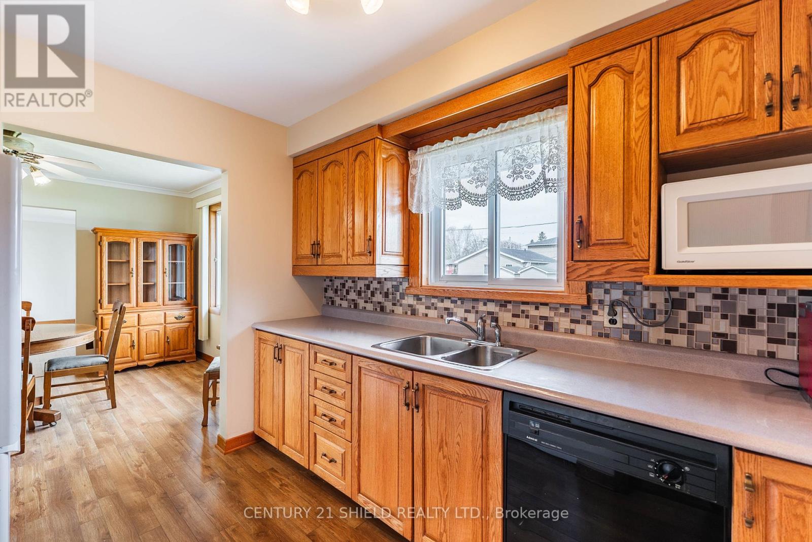 106 ROBERT STREET - photo 5
