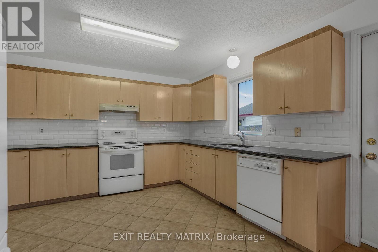 836 PILON STREET - 15