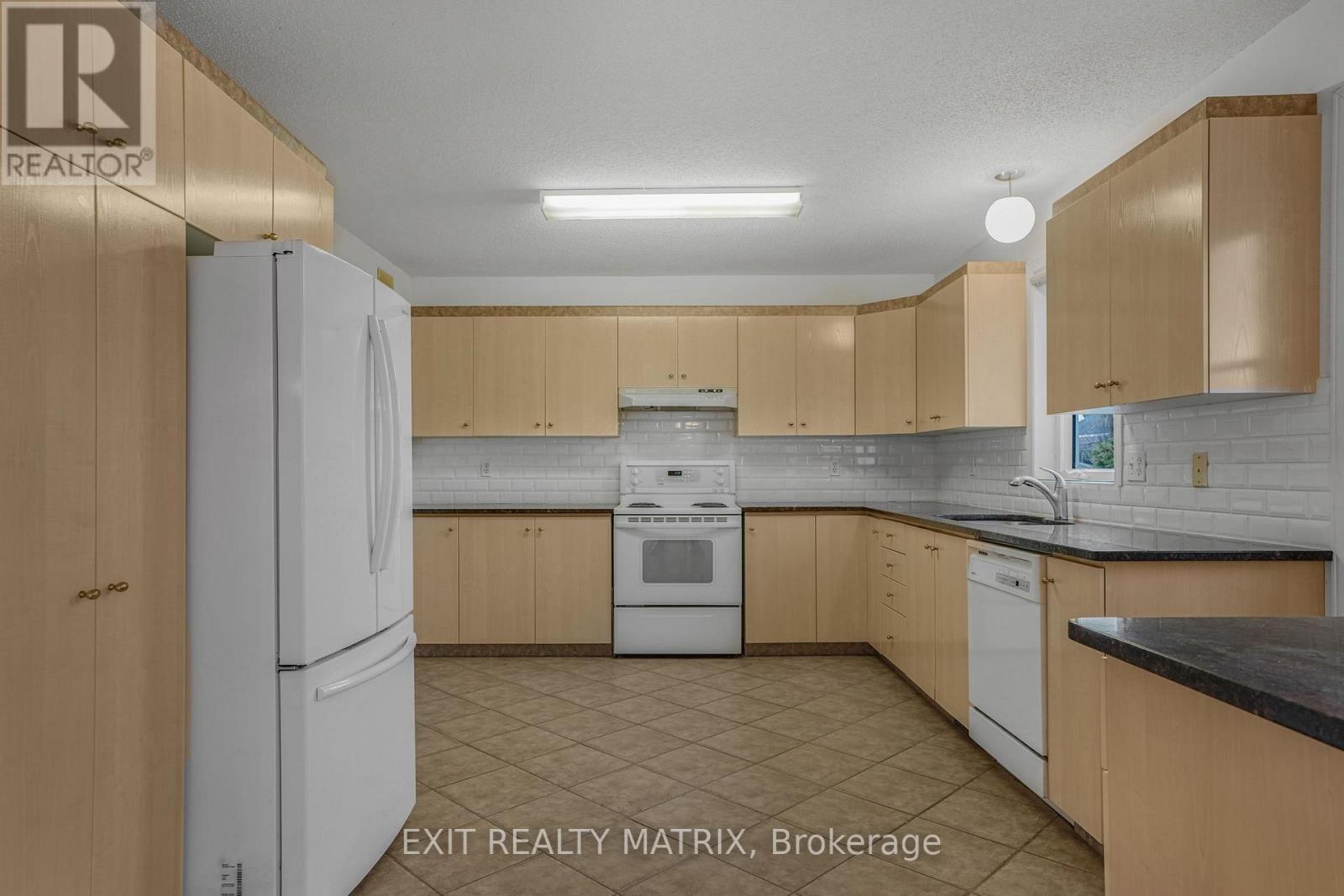 836 PILON STREET - 16