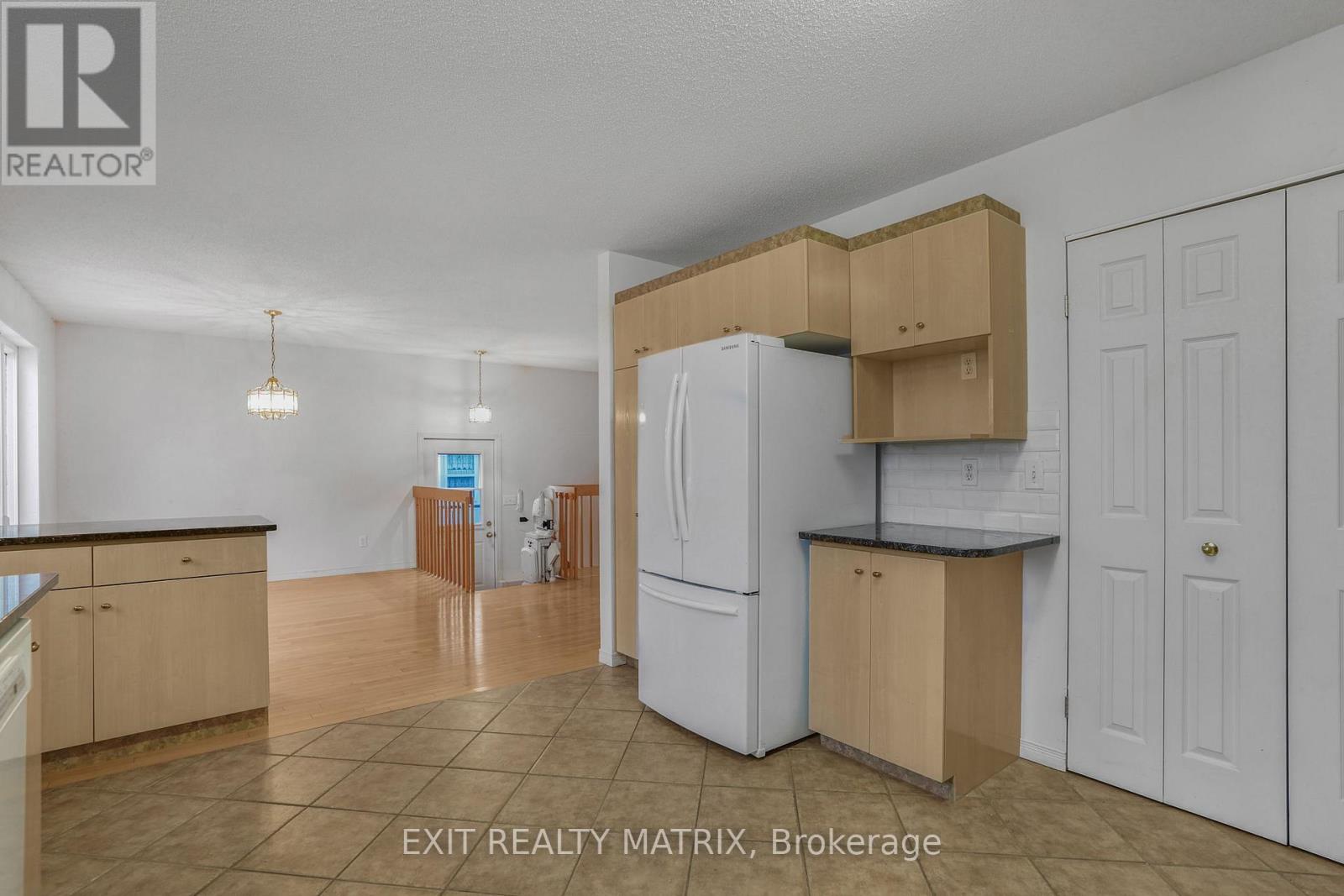 836 PILON STREET - 17