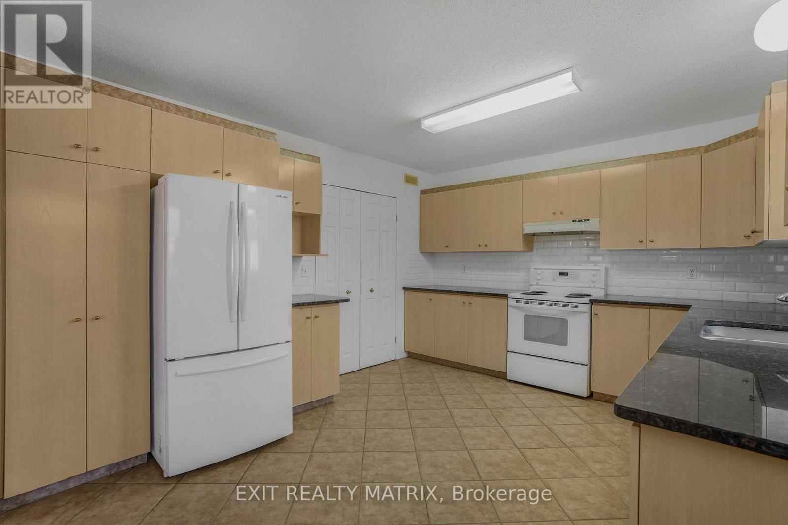 836 PILON STREET - 19