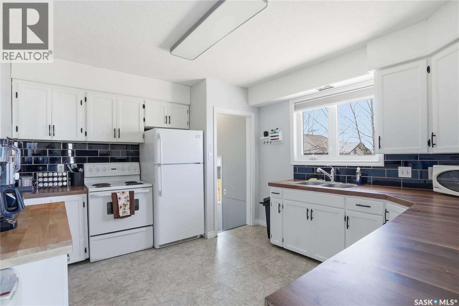 910 P AVENUE — photo 12