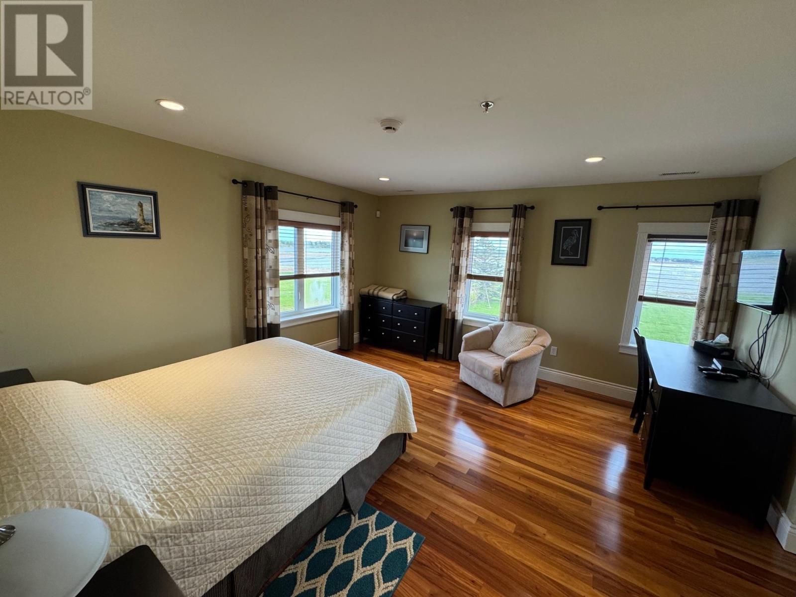 168 Wharf Road - 16