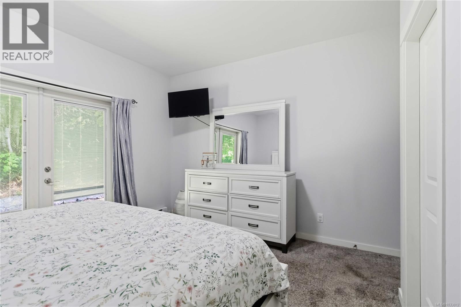 2545 Eaglecrest Dr - 24