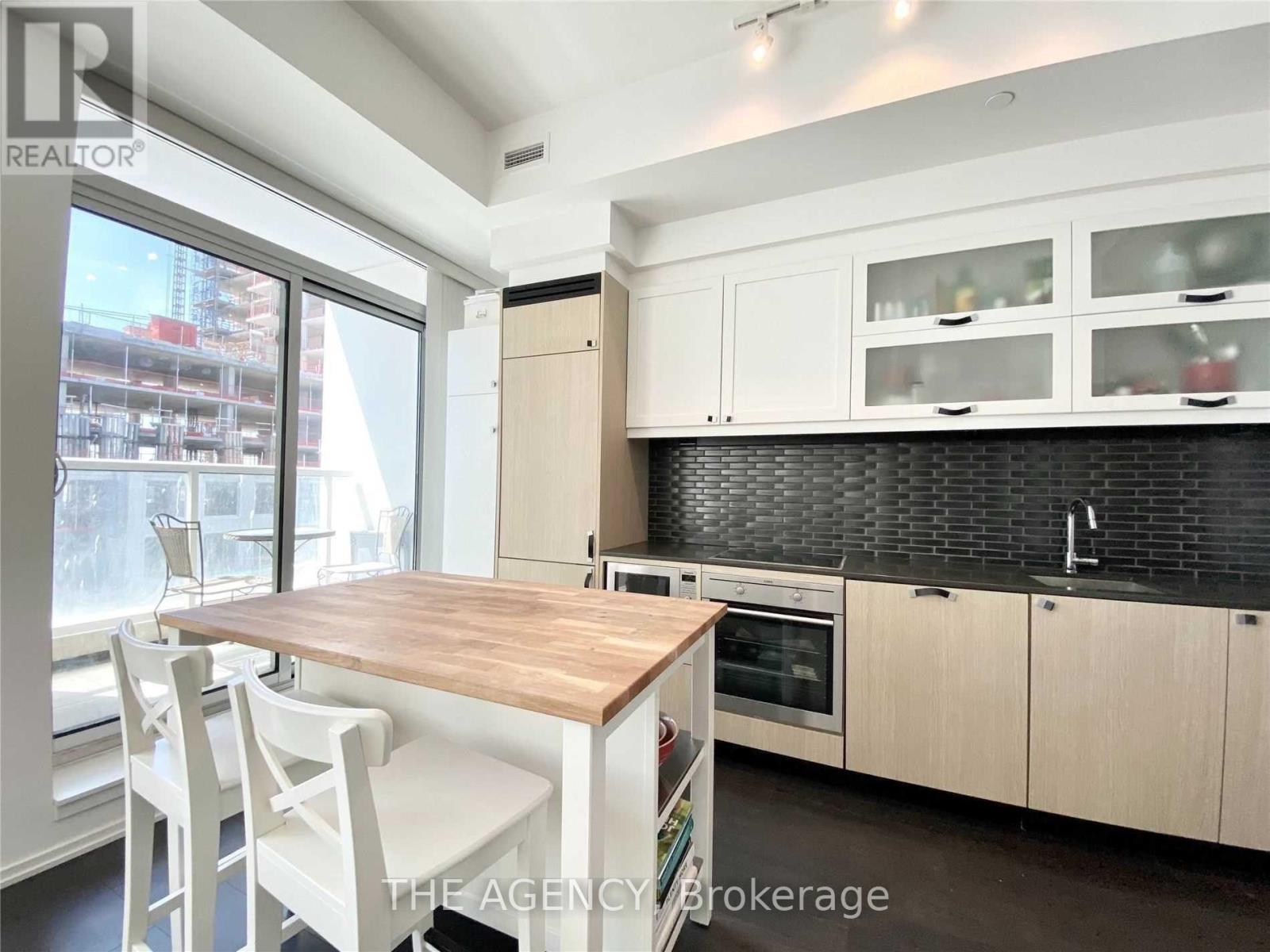 Listing photo of 718 - 783 BATHURST STREET
