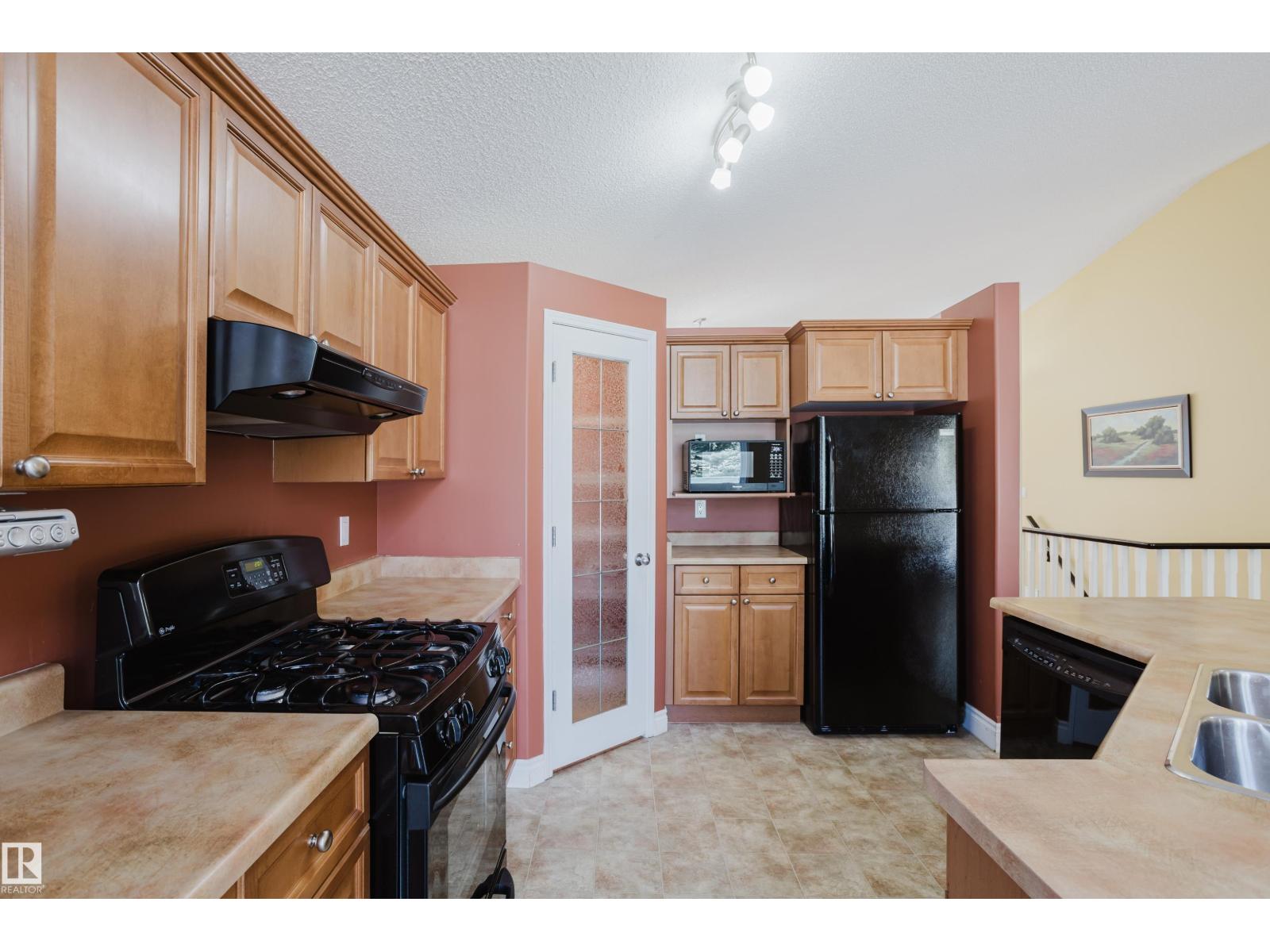 #9 102 BRIDGEPORT CX, Leduc