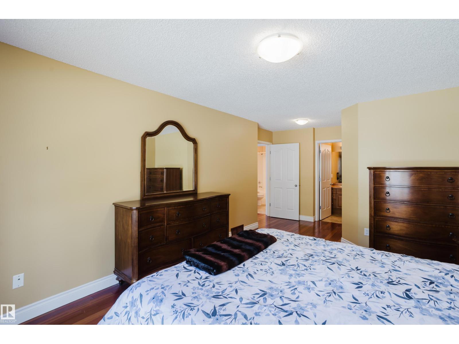 #9 102 BRIDGEPORT CX, Leduc