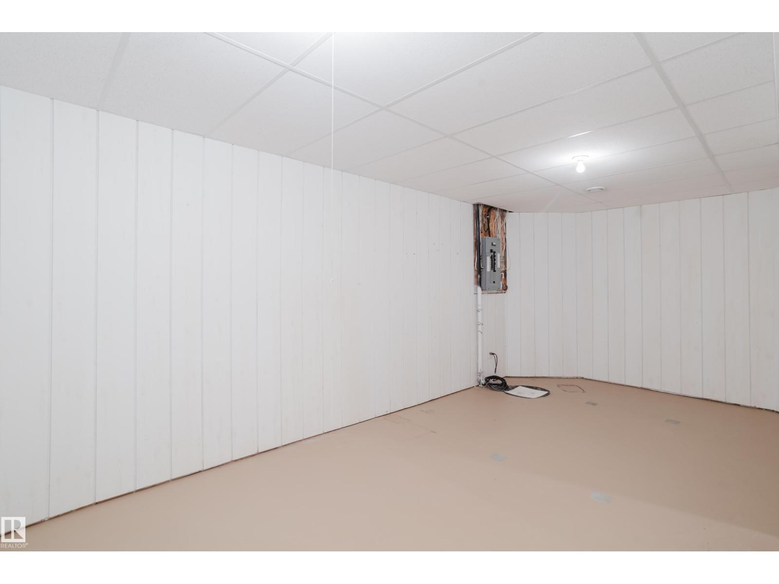 #9 102 BRIDGEPORT CX, Leduc
