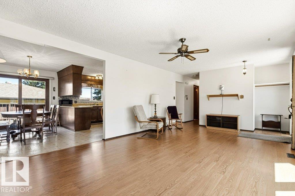 35 OATWAY DR, Stony Plain