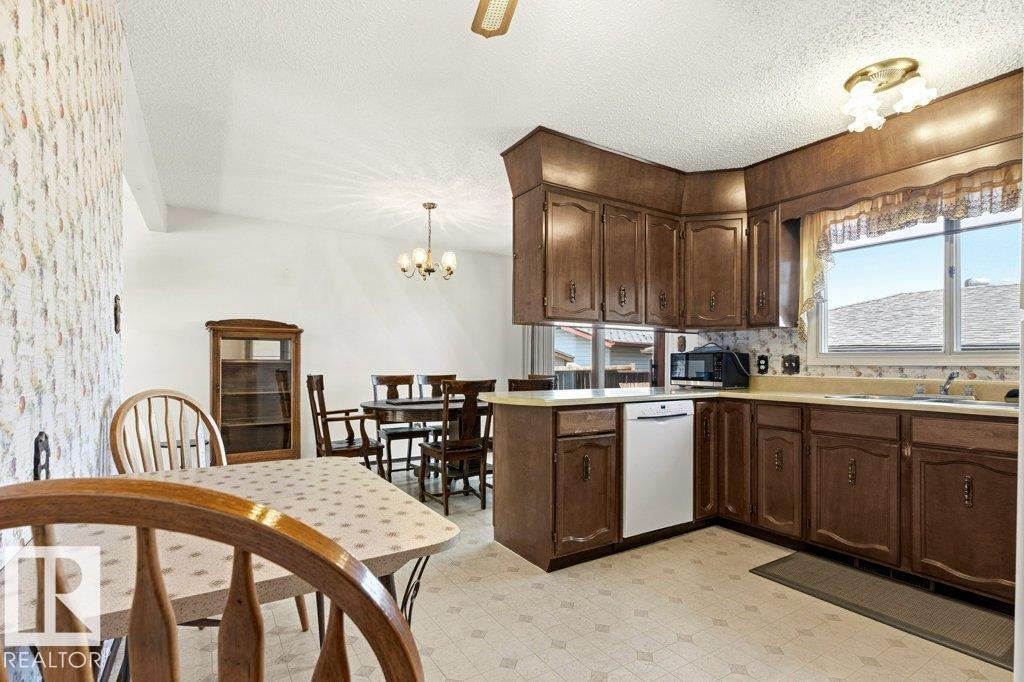 35 OATWAY DR, Stony Plain