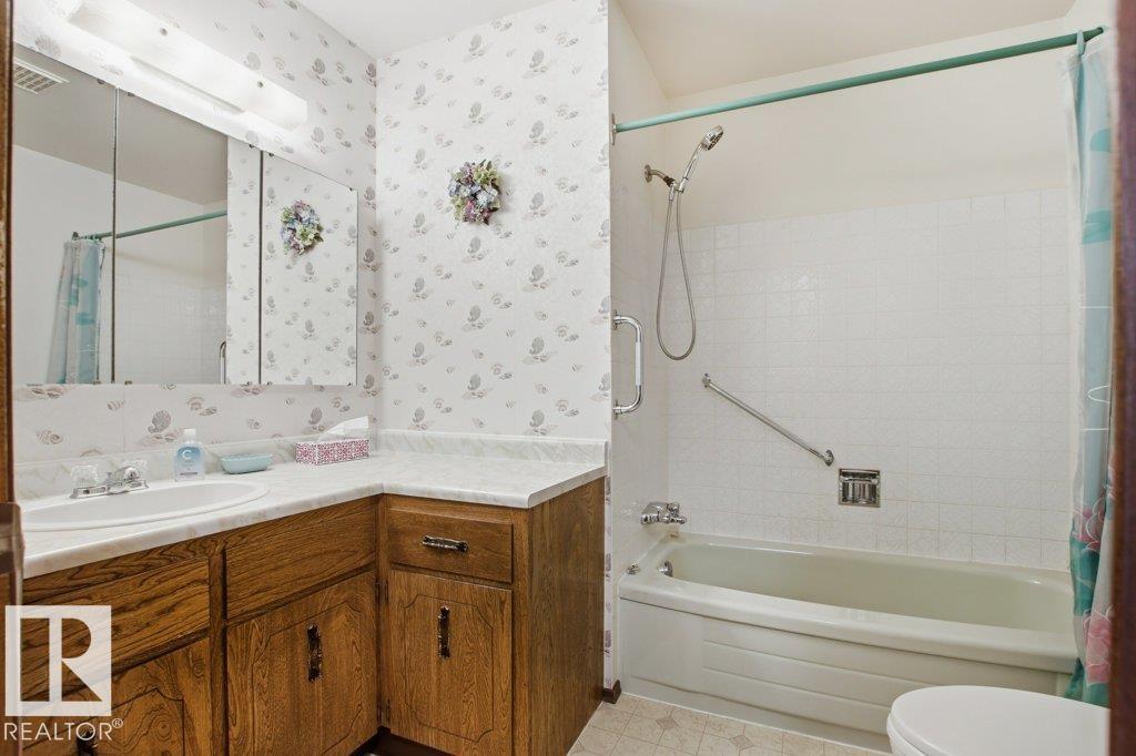 35 OATWAY DR, Stony Plain