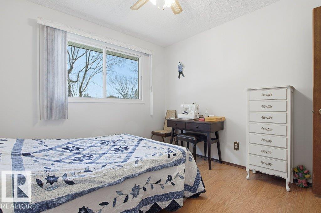 35 OATWAY DR, Stony Plain