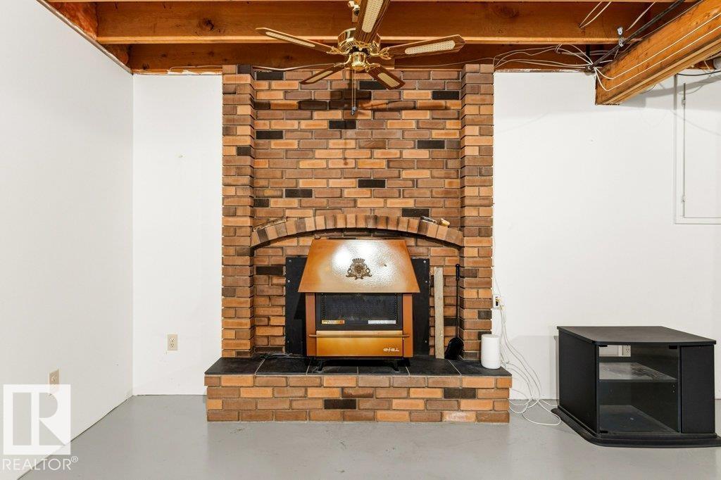 35 OATWAY DR, Stony Plain