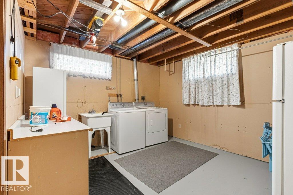 35 OATWAY DR, Stony Plain