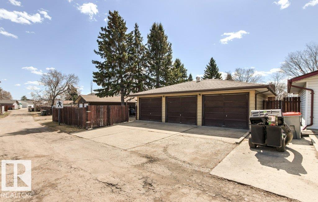 35 OATWAY DR, Stony Plain