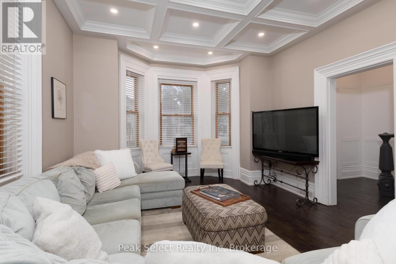 382 QUEEN STREET E - 12