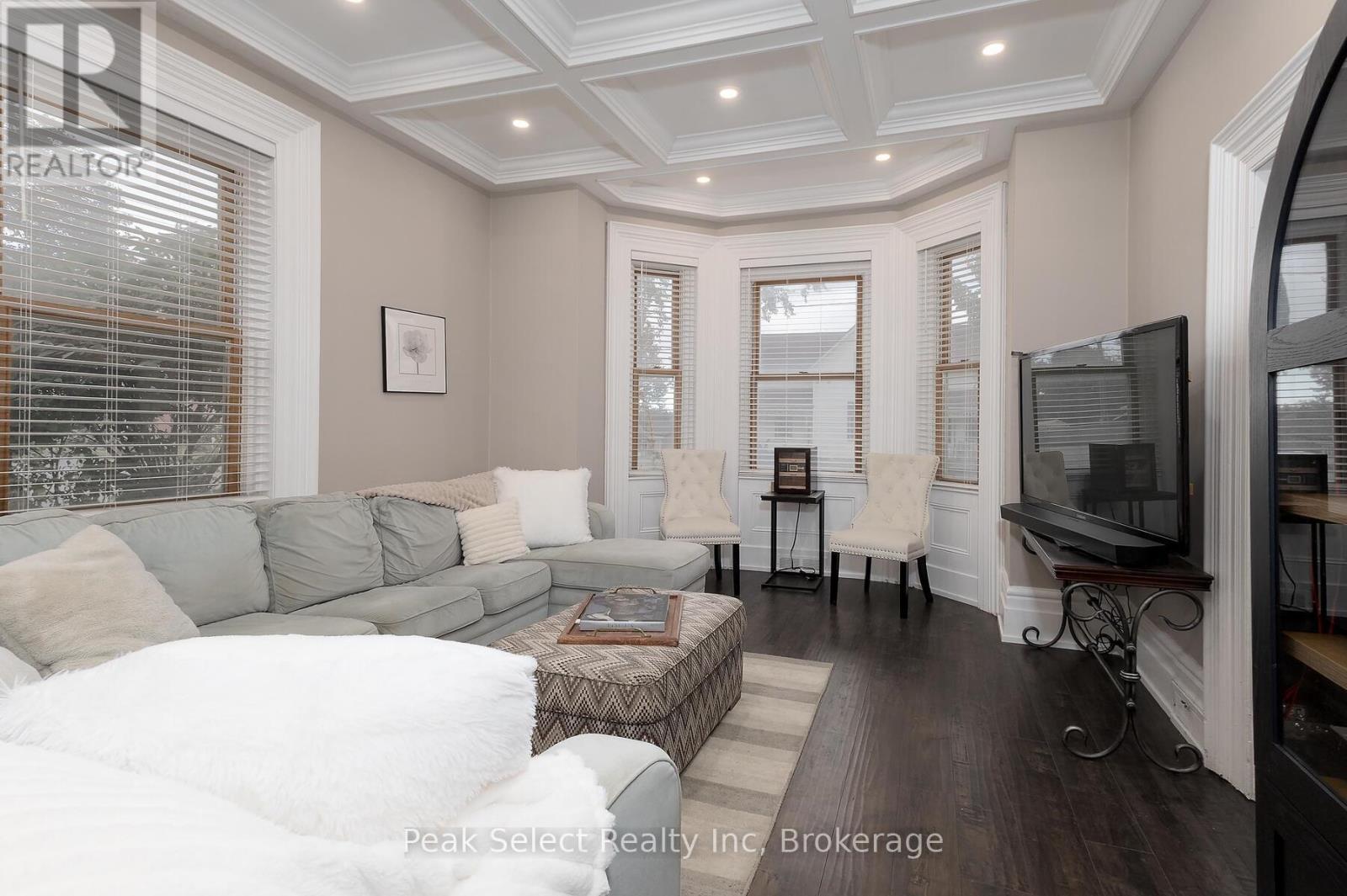 382 QUEEN STREET E - 11