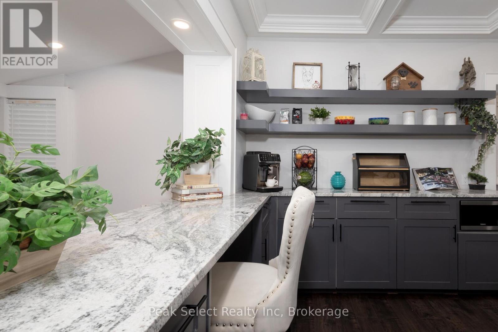 382 QUEEN STREET E - 23