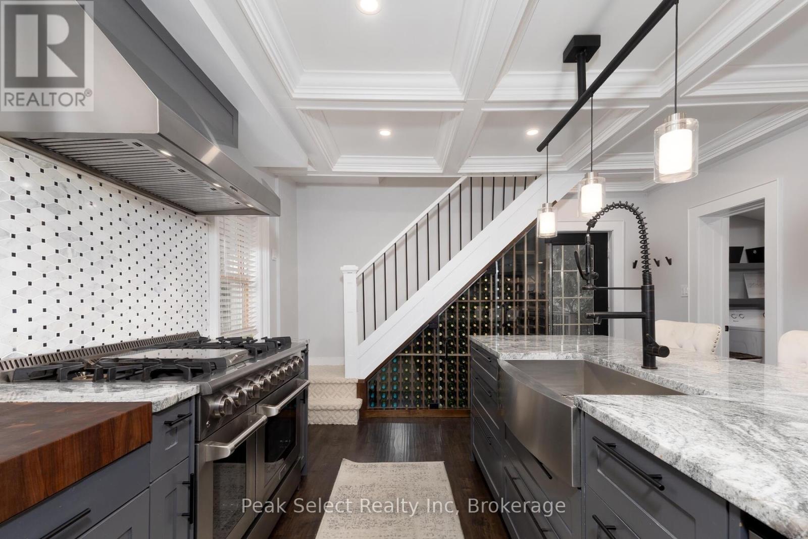 382 QUEEN STREET E - 25
