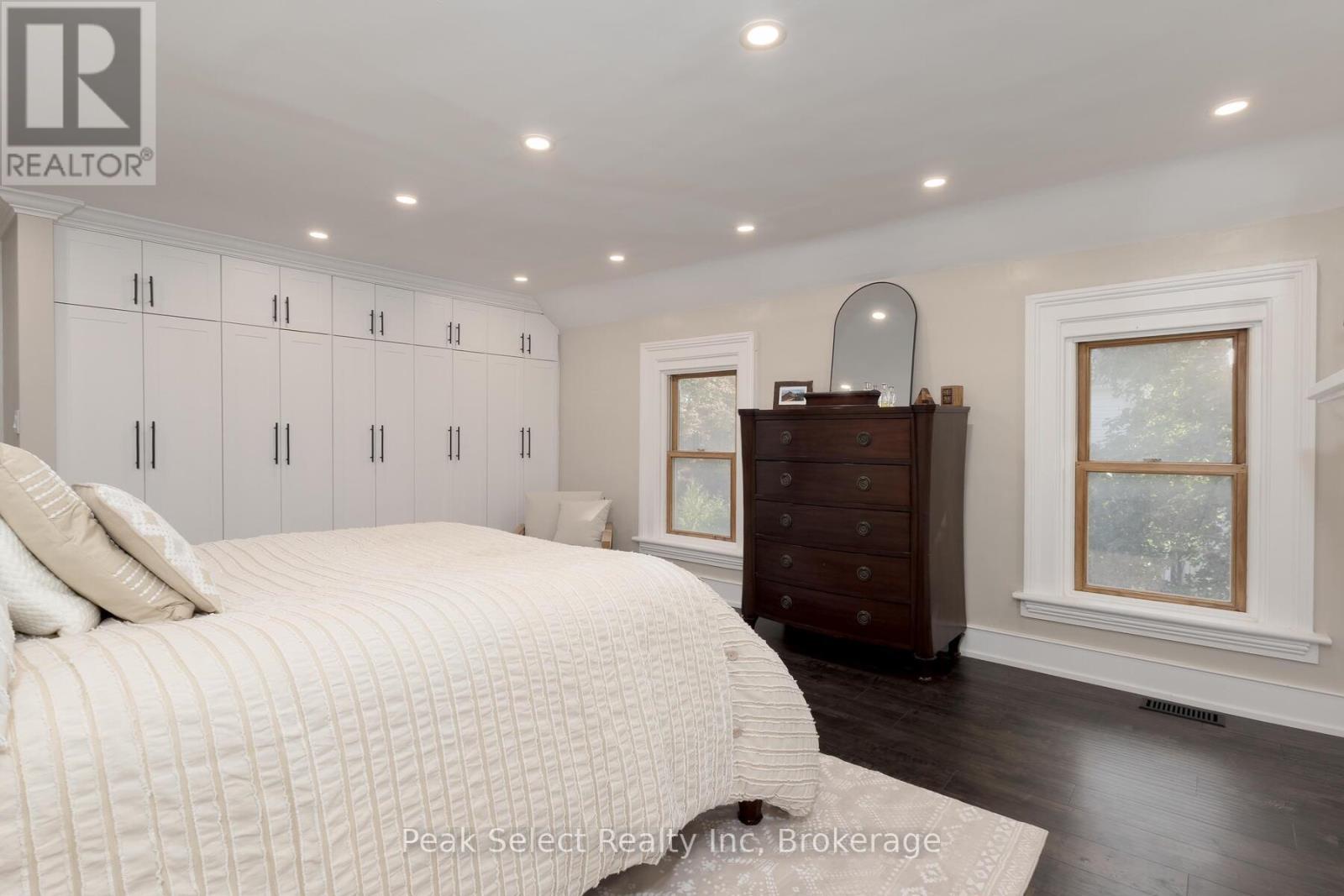 382 QUEEN STREET E - 40