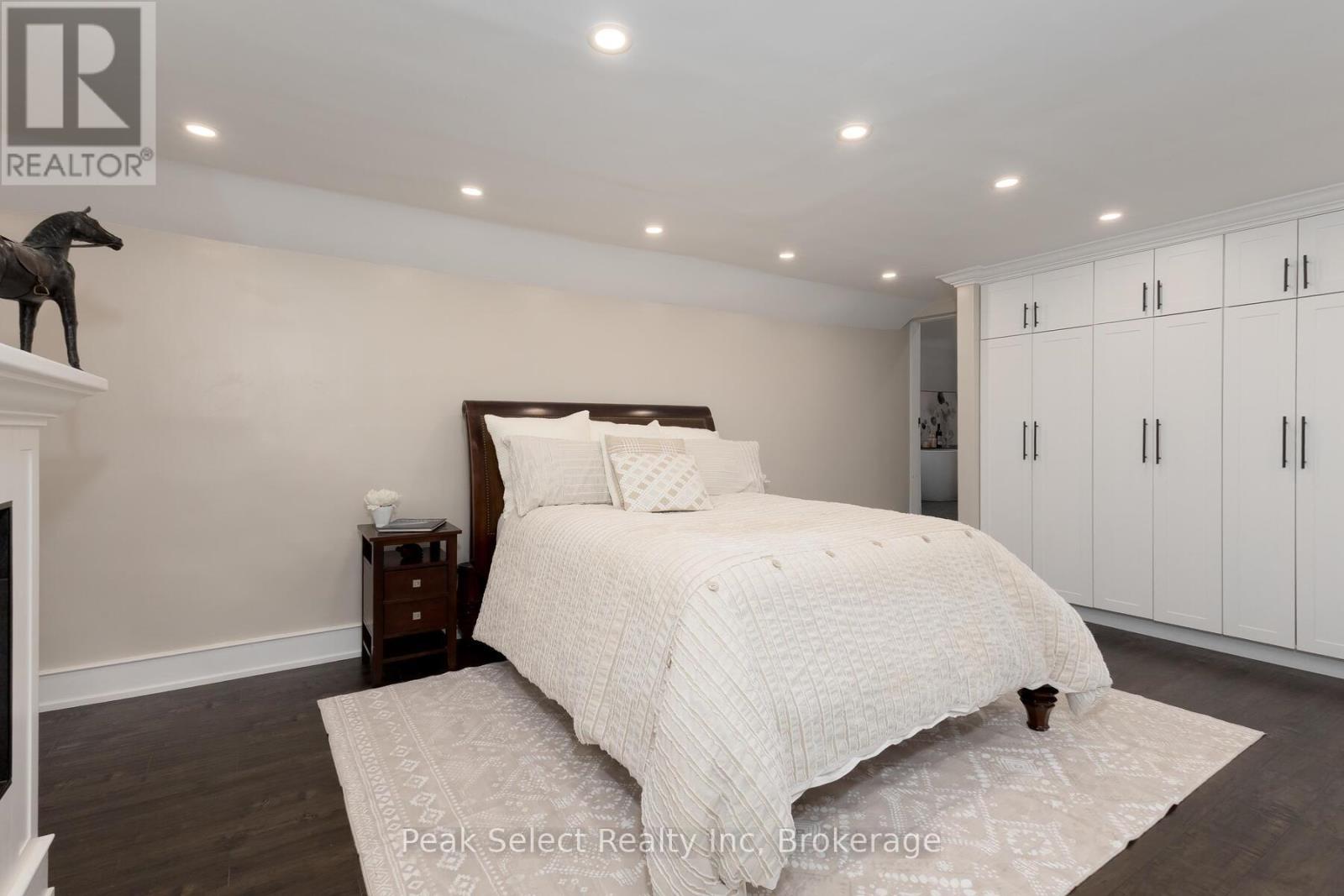 382 QUEEN STREET E - 39